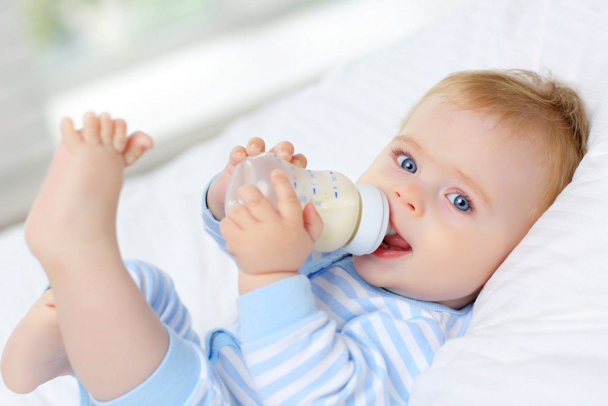 Những tiêu chí chọn sữa cho trẻ sơ sinh mà mẹ cần biết 2