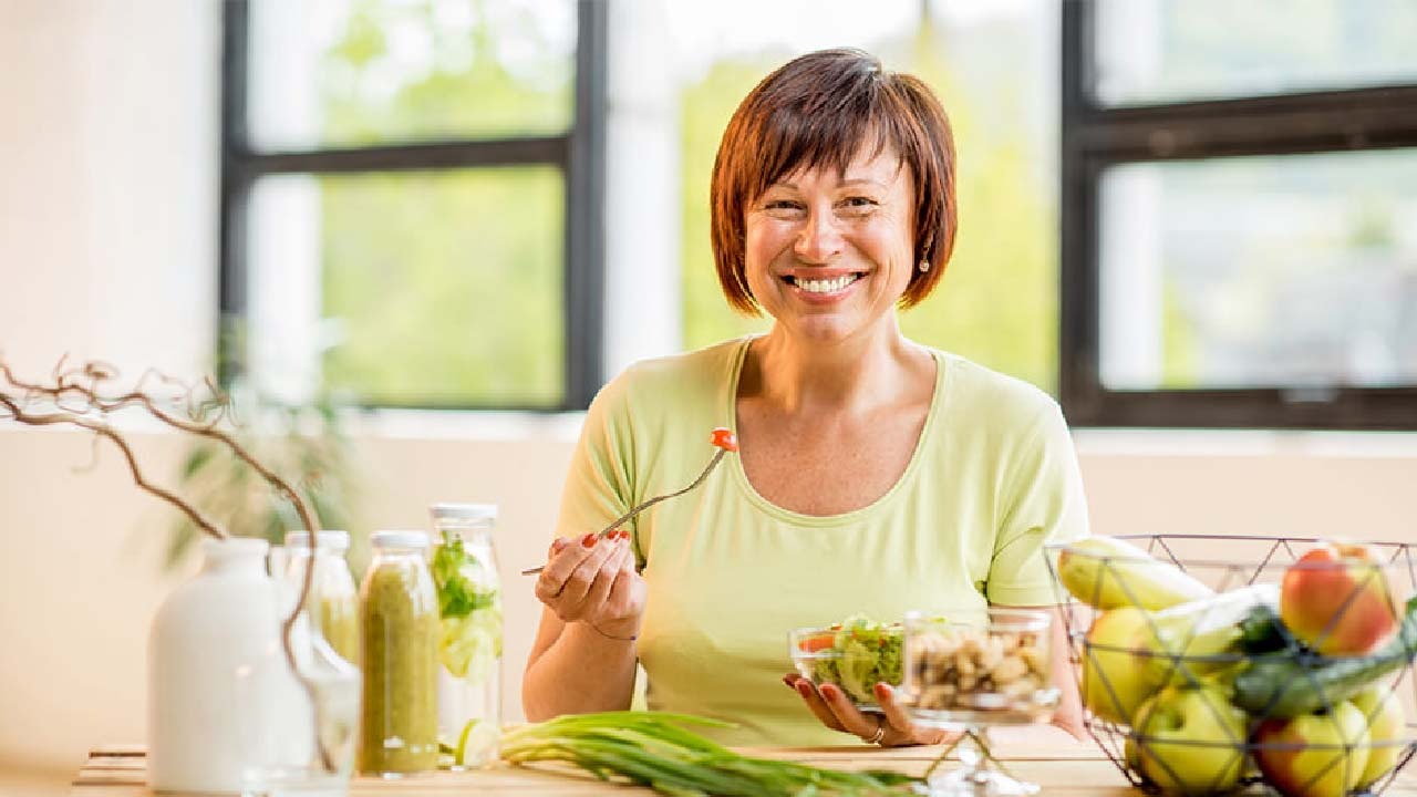 Chiến lược giúp phụ nữ tuổi 50 giảm cân và quản lý mãn kinh 1
