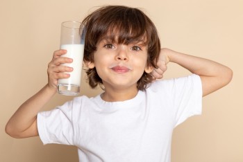 Đâu là “thời điểm vàng” cho trẻ uống sữa?