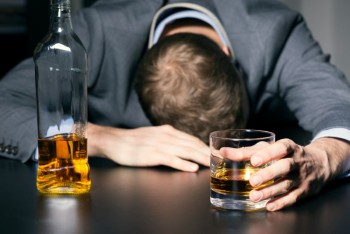 Cảnh báo từ WHO: Có tới 3 triệu người thiệt mạng do uống rượu