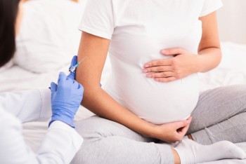 Tại sao phải tiêm vaccine cúm mùa khi mang thai?