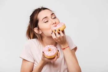 Thiếu chất gì khiến cơ thể thường xuyên thèm đồ ngọt?