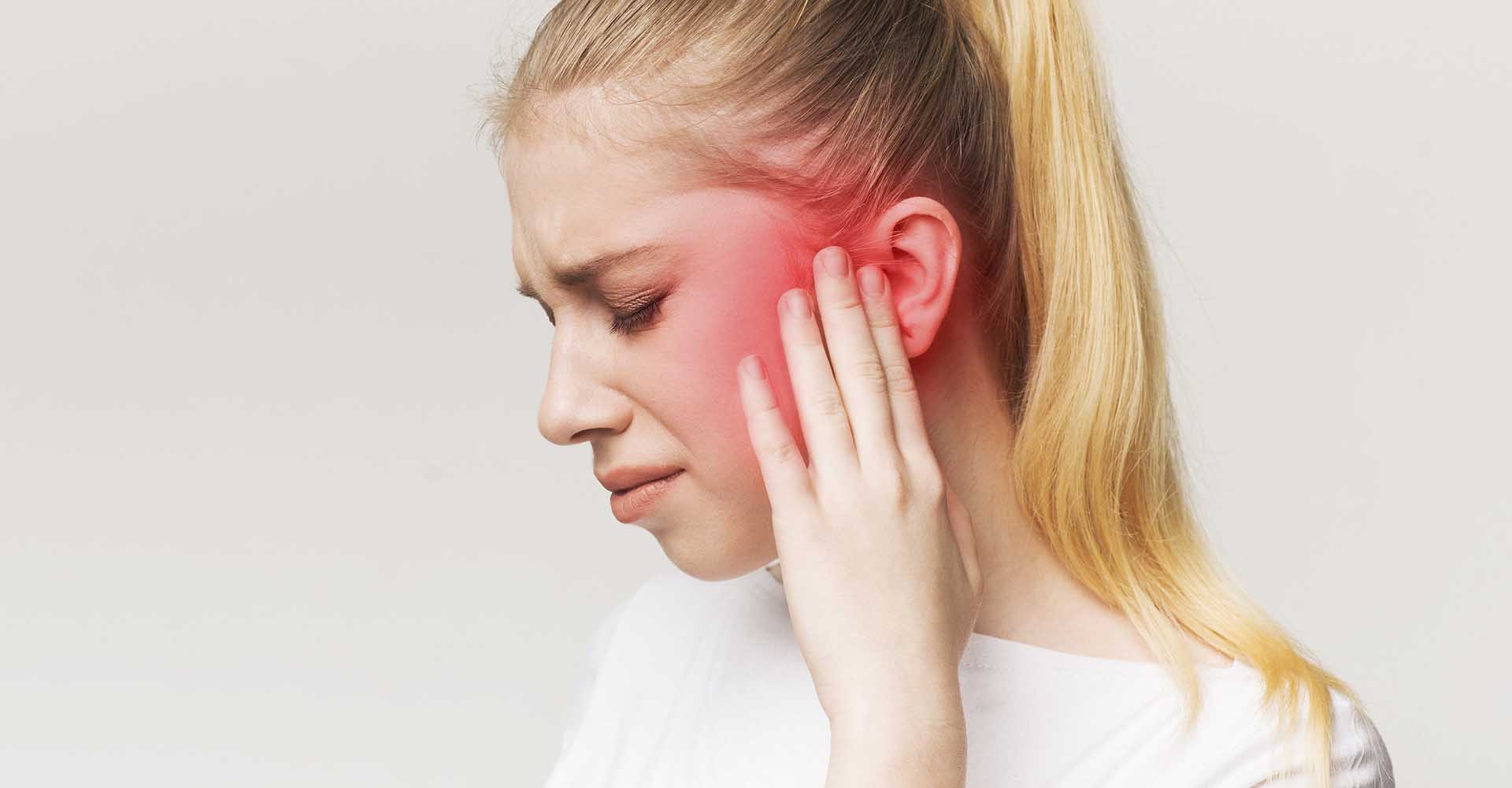 4 căn bệnh gây ra cơn đau tai vô cùng khó chịu 2