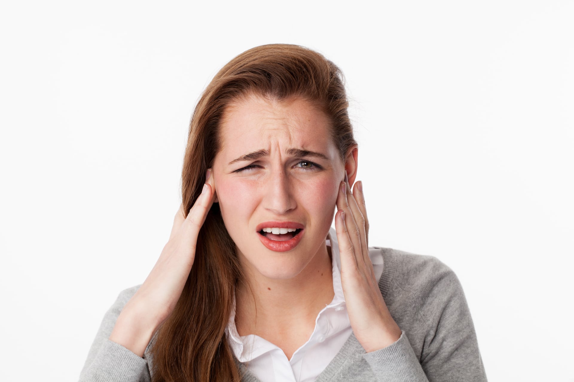 4 căn bệnh gây ra cơn đau tai vô cùng khó chịu 3