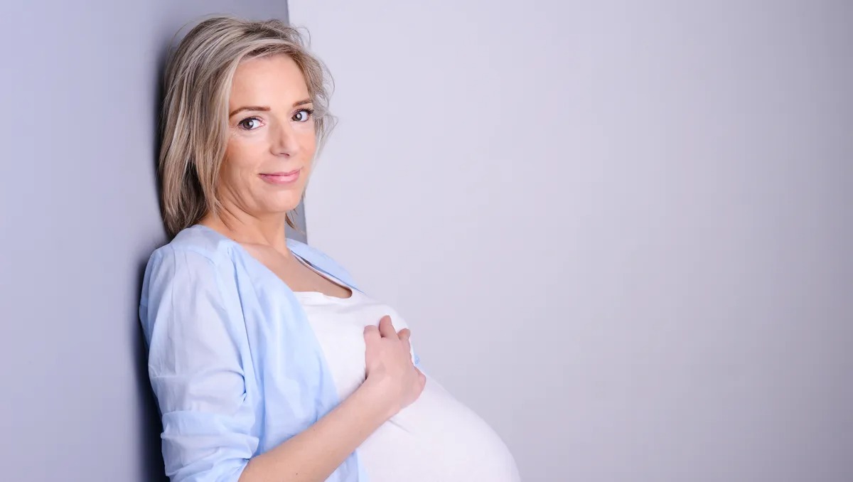 Mang thai sau tuổi 35 và những điều bạn cần biết để tăng khả năng thụ thai 2