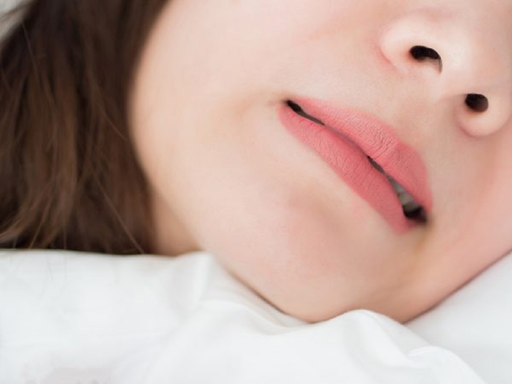 8 Thói quen răng miệng xấu mà bạn cần ngừng thực hiện ngay 2