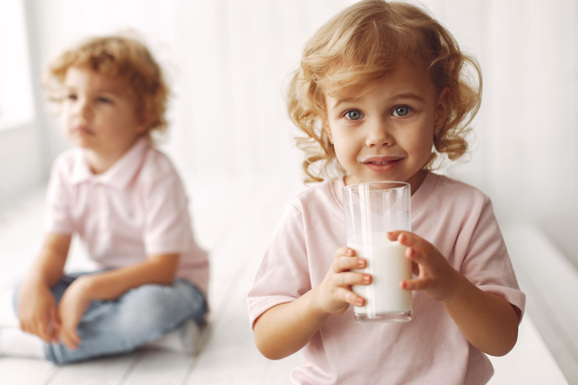 “Lợi bất cập hại” khi trẻ uống quá nhiều sữa 2