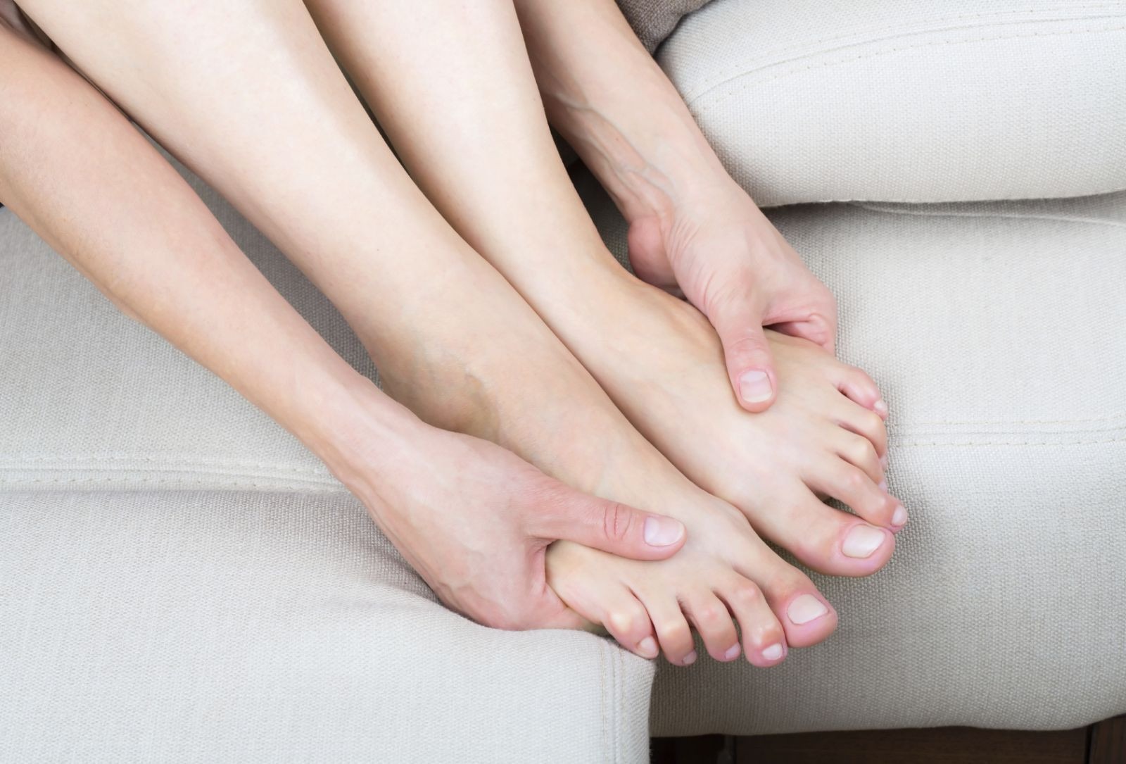 Massage chân trước khi ngủ có lợi gì 2