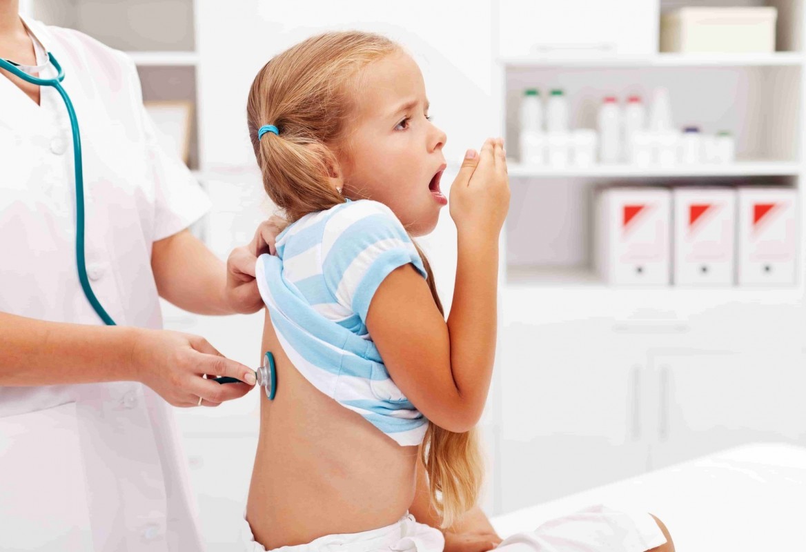 Dấu hiệu viêm phổi nguy hiểm ở trẻ 2