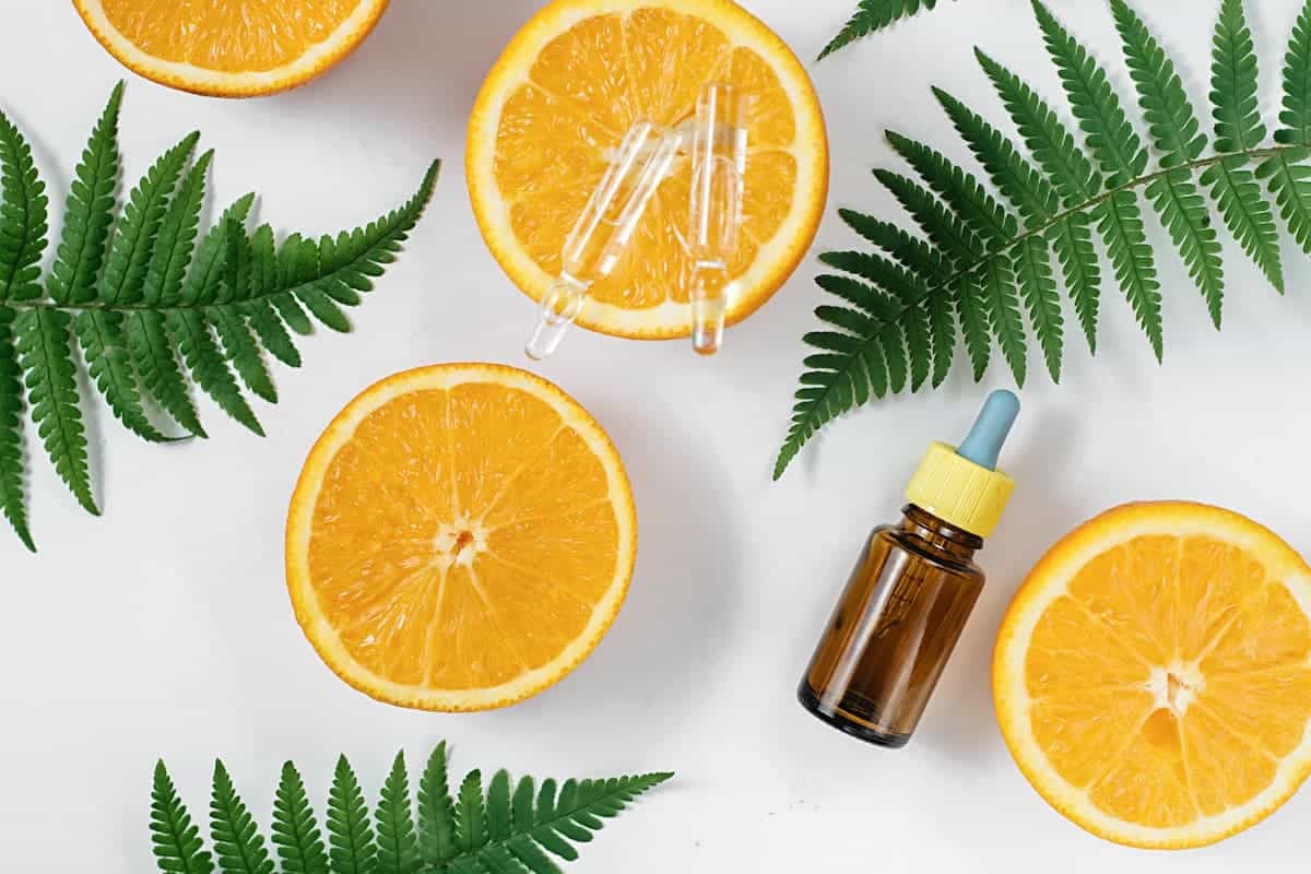 Đón Tết rạng ngời với 6 lưu ý khi dùng serum vitamin C làm trắng da 5