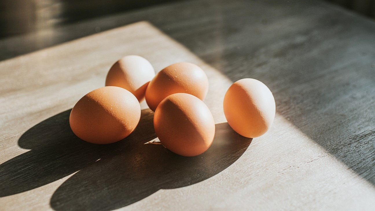 Khám phá lợi ích và nguy cơ của việc ăn trứng sống 1