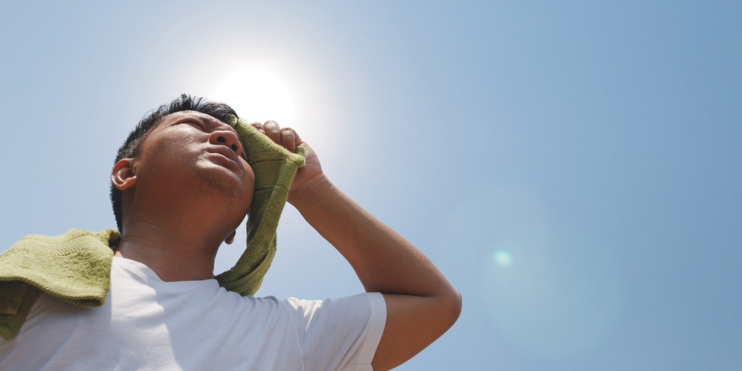 Cách giảm cơn đau đầu trong thời tiết nắng nóng 1