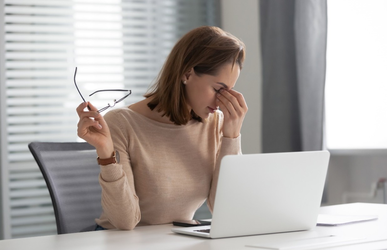 Cách Bảo Vệ Mắt Khi Làm Việc Nhiều Trên Máy Tính 1
