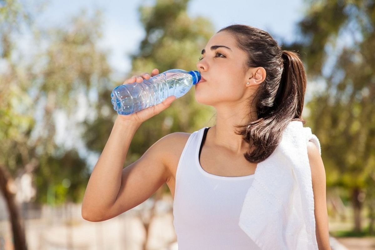 Mẹo Bảo Vệ Sức Khỏe Mùa Nắng Nóng: Cẩm Nang Không Thể Thiếu Cho Mọi Nhà