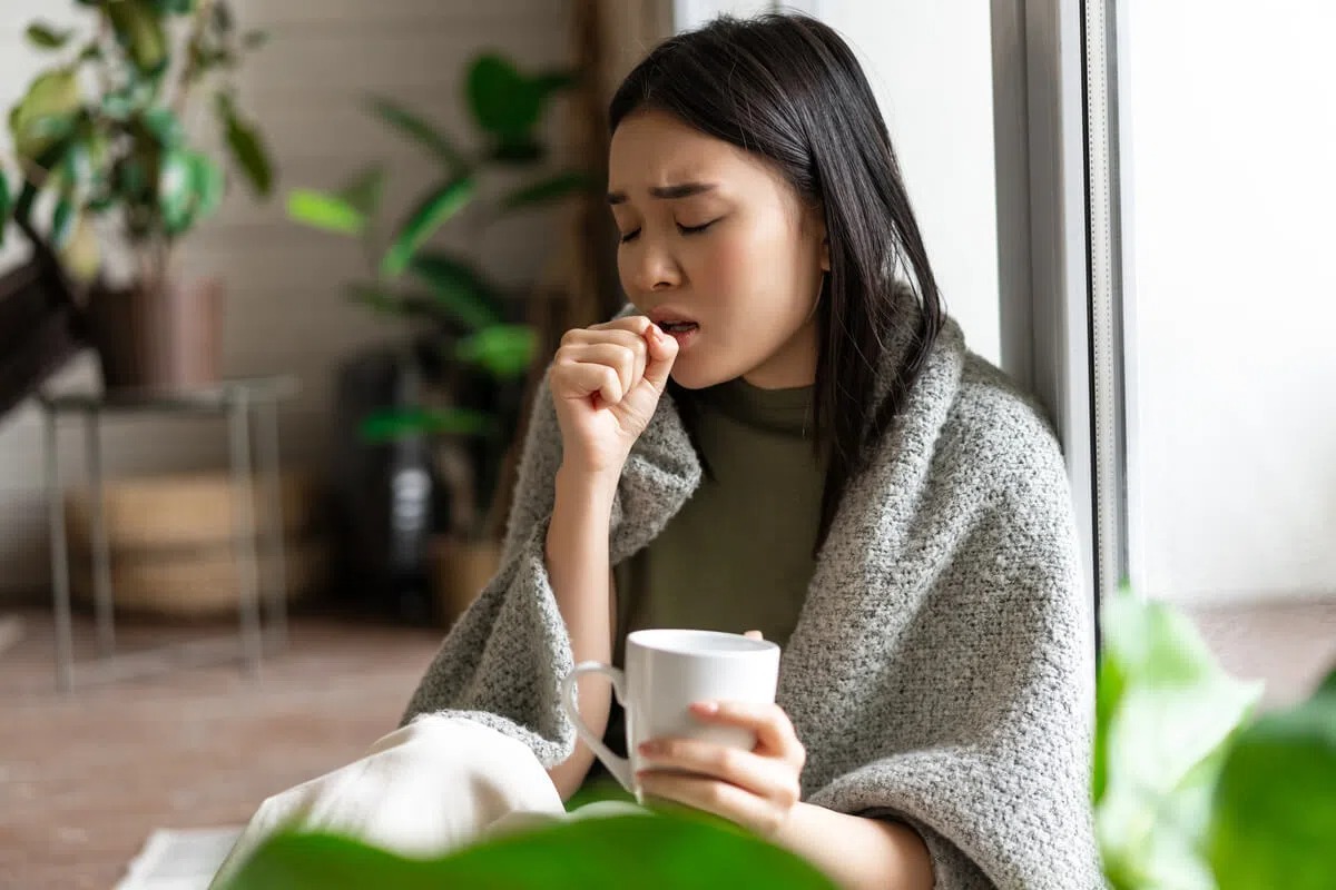 Vì Sao Bạn Vẫn Dễ Bị Cảm Cúm Khi Trời Không Lạnh? Sự Thật Bạn Nên Biết Để Phòng Bệnh